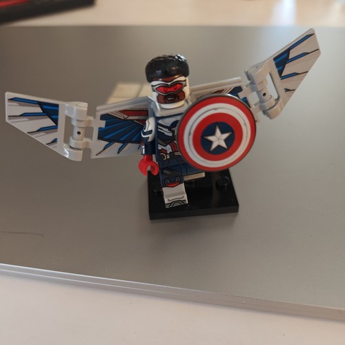 Lego captain america falcon - captain,